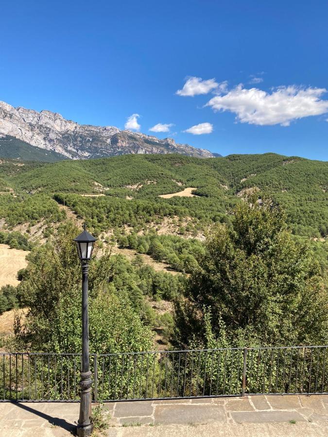 Vistas A La Montana En Un Pueblo Con Encanto. El Pueyo de Araguás Εξωτερικό φωτογραφία
