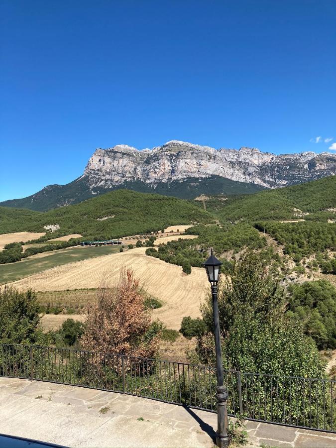 Vistas A La Montana En Un Pueblo Con Encanto. El Pueyo de Araguás Εξωτερικό φωτογραφία