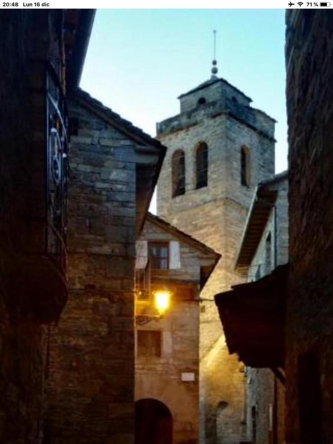 Vistas A La Montana En Un Pueblo Con Encanto. El Pueyo de Araguás Εξωτερικό φωτογραφία