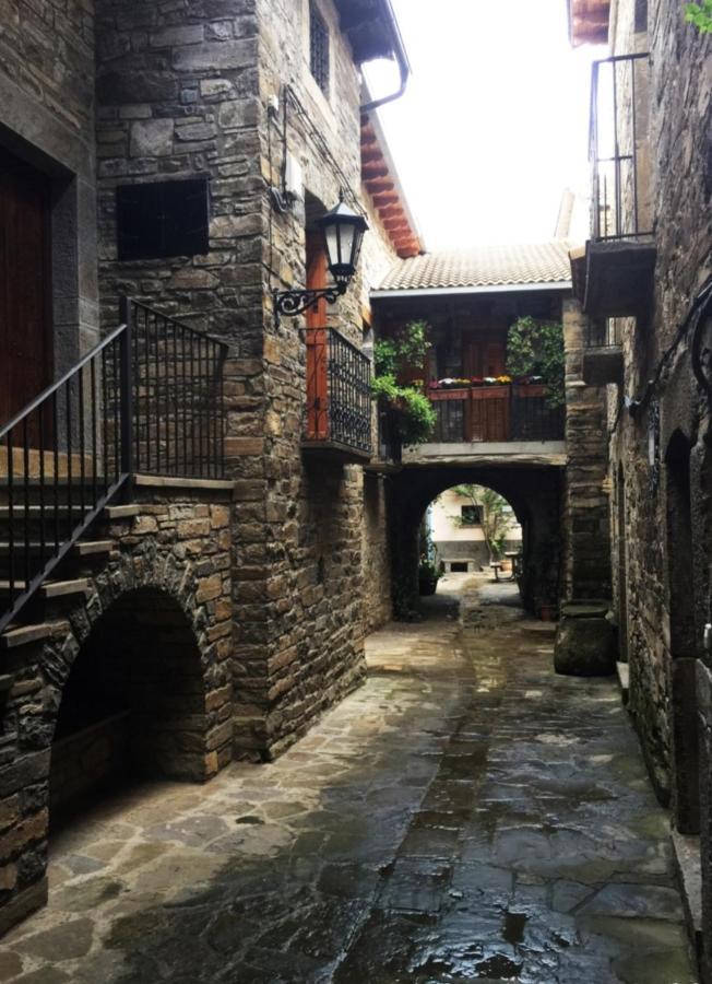 Vistas A La Montana En Un Pueblo Con Encanto. El Pueyo de Araguás Εξωτερικό φωτογραφία